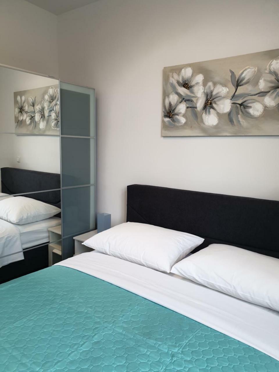 Apartment Mary Трогір Екстер'єр фото
